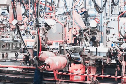 Industria manufacturera de Chihuahua monitorea posibles retrasos en proveeduría por conflicto internacional.