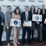 Estudiantes premiados exhiben obras de arte en exposición escolar del EPCC