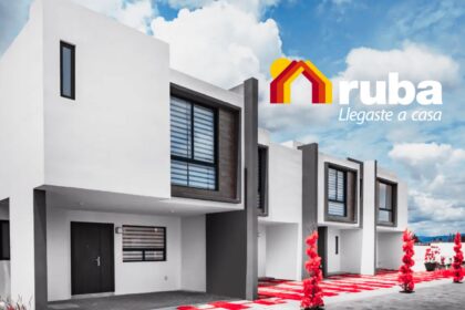 Directivos y colaboradores de Ruba conmemoran el 46 aniversario de la desarrolladora, destacando su trayectoria, expansión nacional y contribución al desarrollo habitacional en México.