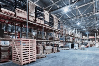 Plantas industriales y maquiladoras en Ciudad Juárez con tendencia de cierre y reducción de empleo formal en el sector manufacturero.
