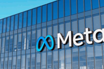 Instalaciones del centro de datos de Meta en construcción en el noreste de El Paso, una de las mayores inversiones tecnológicas de la región.