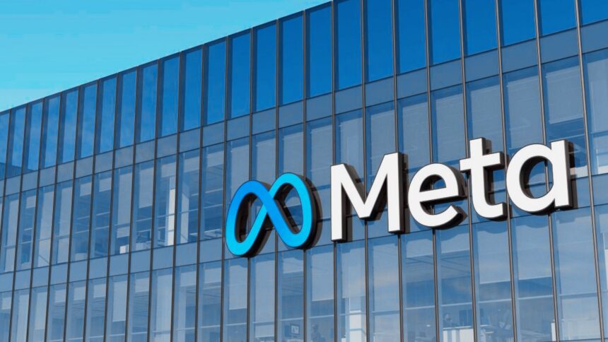 Instalaciones del centro de datos de Meta en construcción en el noreste de El Paso, una de las mayores inversiones tecnológicas de la región.