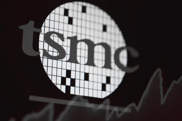 Instalaciones de TSMC, el mayor fabricante de semiconductores del mundo, que anunció una inversión adicional de 100 mil millones de dólares en Estados Unidos para ampliar su capacidad de producción de chips para inteligencia artificial.