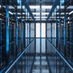 Centro de datos para inteligencia artificial con infraestructura energética, mientras comunidades en Estados Unidos cuestionan su impacto ambiental y consumo eléctrico.