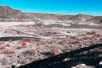 Vista de la Presa Elephant Butte con un nivel de agua históricamente bajo debido a la sequía en Nuevo México.