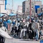 Infografía sobre la población y regionalización del estado de Chihuahua, destacando la importancia de Ciudad Juárez dentro del crecimiento demográfico, la distribución por edades y la organización regional.