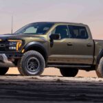 Línea de producción de vehículos Ford en una planta de ensamblaje, en el contexto de la renegociación del T-MEC y el debate sobre las importaciones automotrices.