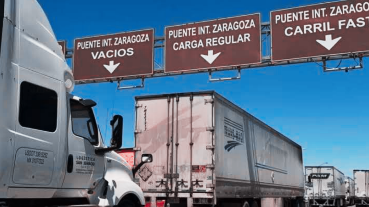 Transportistas mexicanos de carga enfrentan retiro de visas B-1 en la frontera con Estados Unidos.