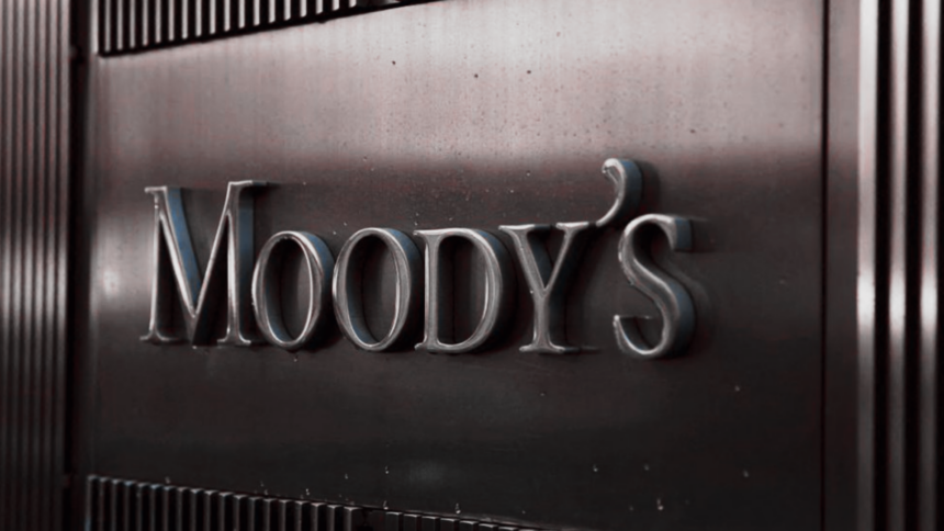 Mark Zandi, economista jefe de Moody’s Analytics, advierte sobre los riesgos de una posible crisis económica en Estados Unidos.
