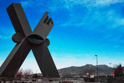 Ciudad Juárez consolida su liderazgo manufacturero con empresas de tecnología y electrónica que participan en cadenas globales de suministro.
